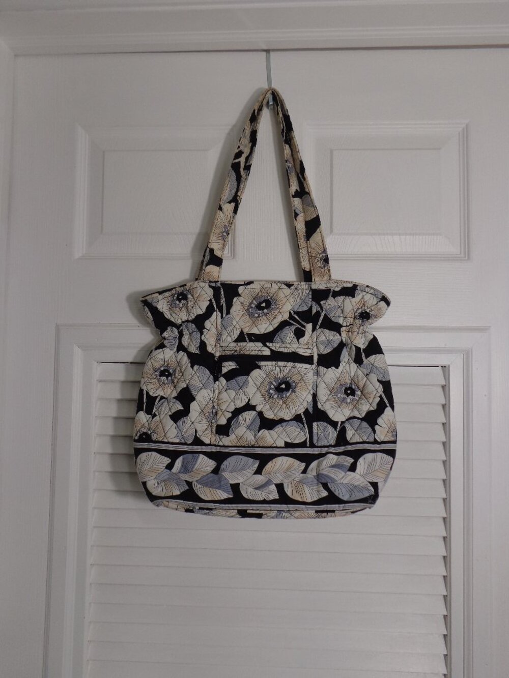 Vera Bradley Black and White Flower Tote Bag “Camellia” Pattern - Picture 1 of 10